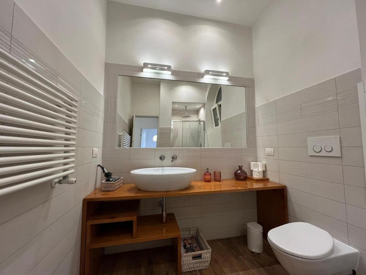 La Dolce Vita - Luxury Colosseum Boutique Apartment Roma Ngoại thất bức ảnh