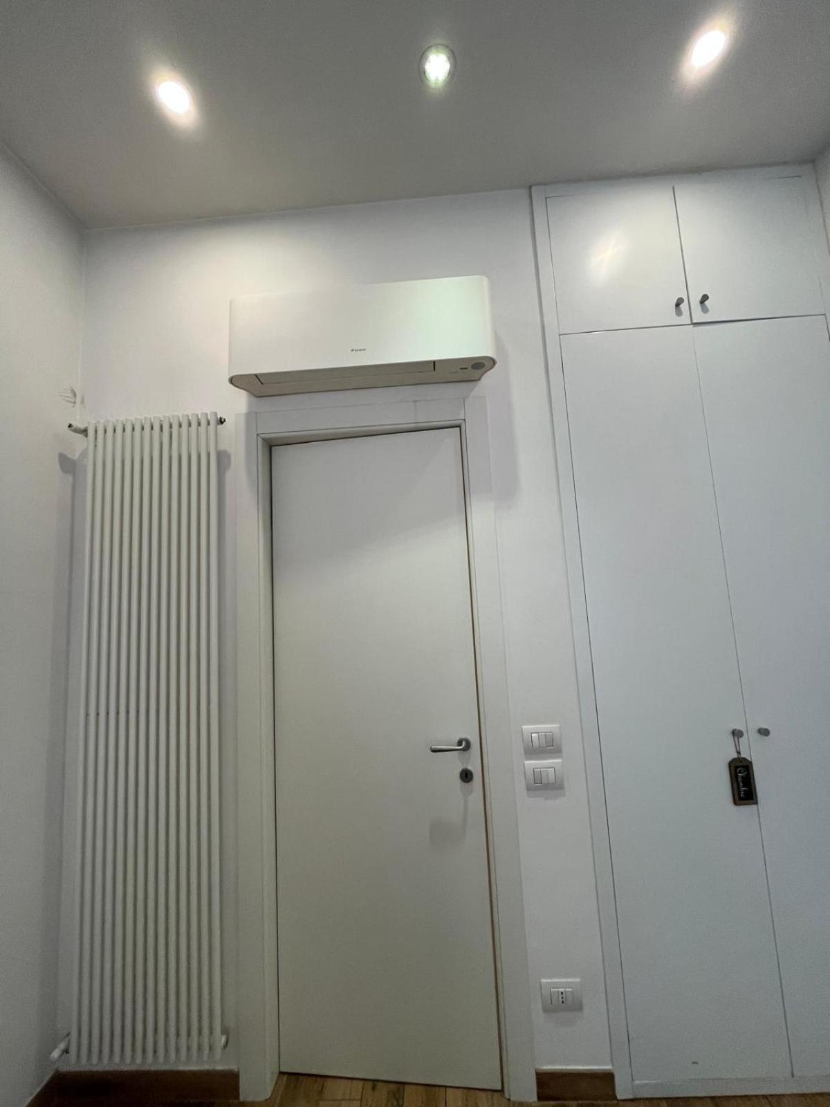 La Dolce Vita - Luxury Colosseum Boutique Apartment Roma Ngoại thất bức ảnh