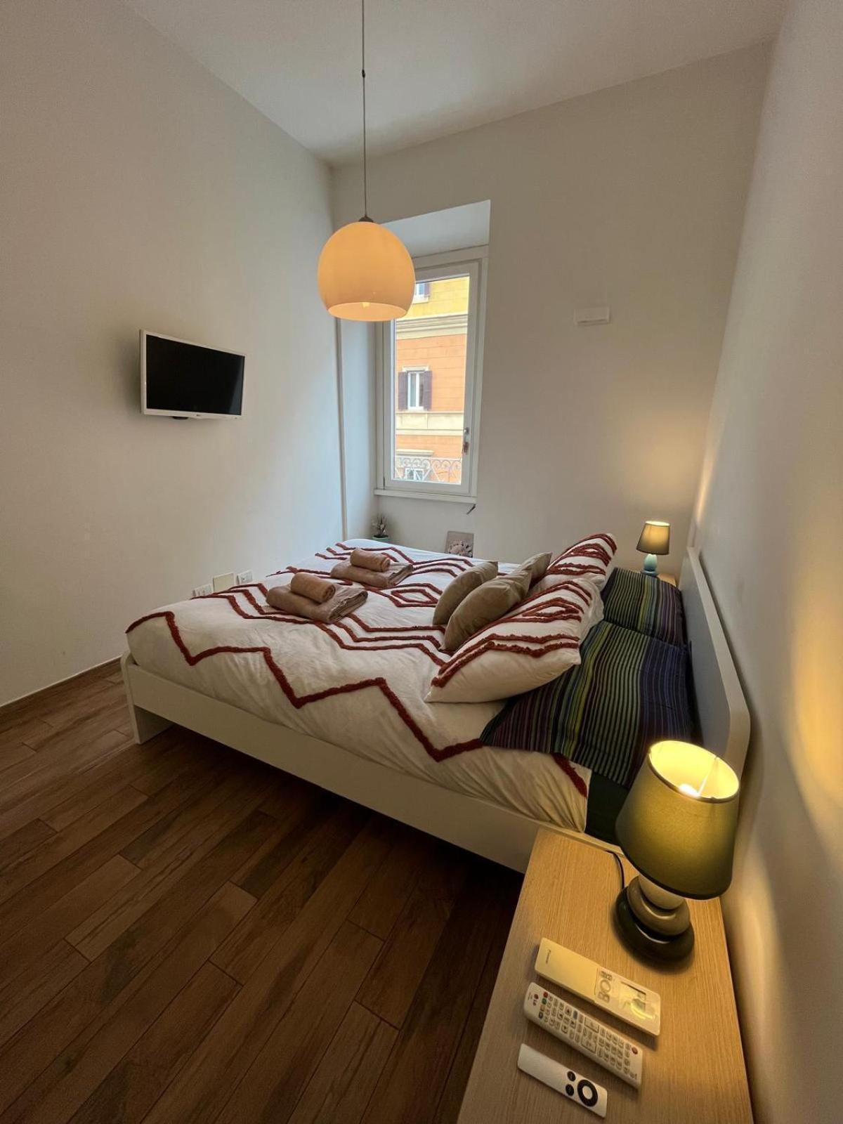 La Dolce Vita - Luxury Colosseum Boutique Apartment Roma Ngoại thất bức ảnh