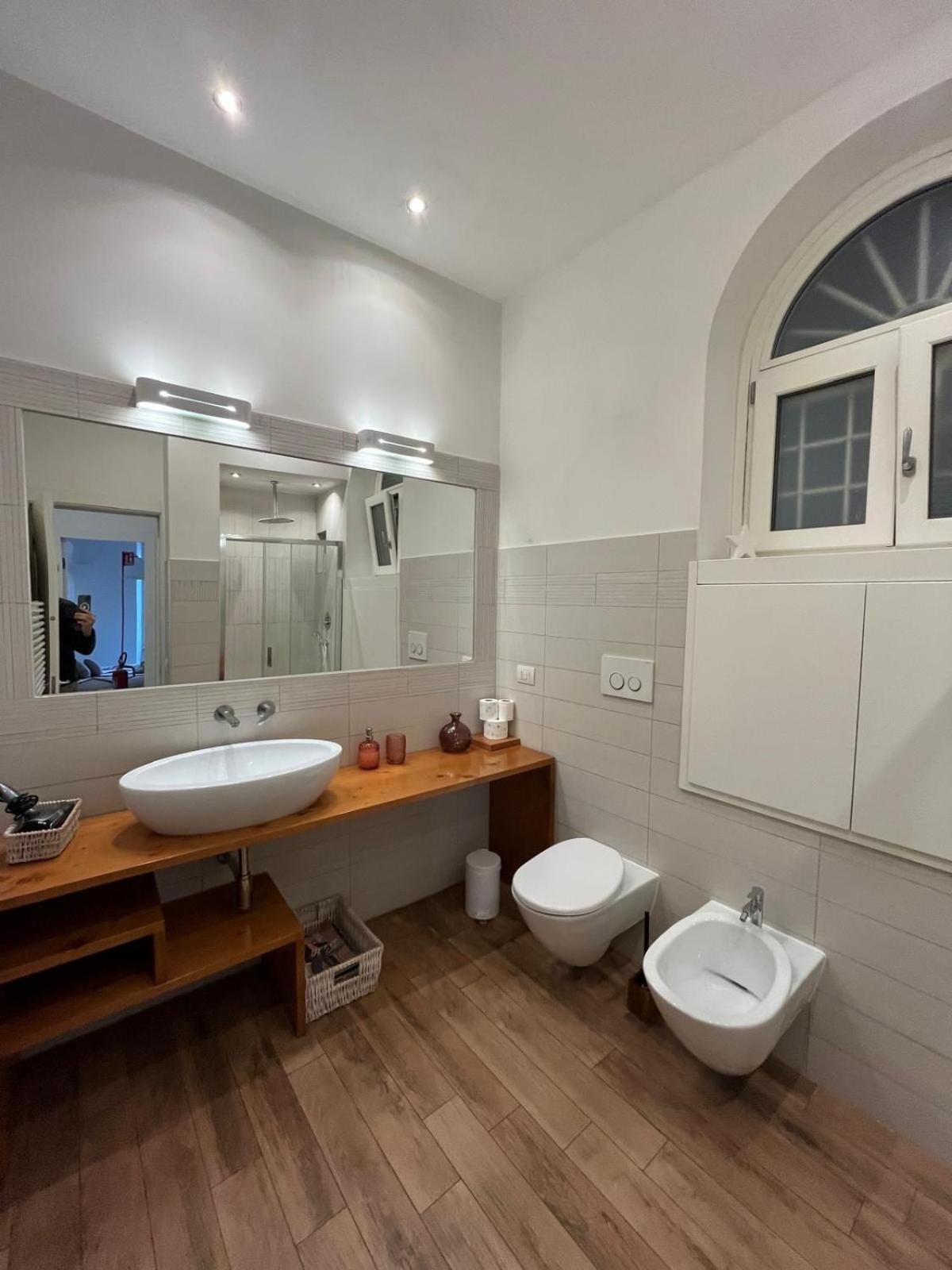 La Dolce Vita - Luxury Colosseum Boutique Apartment Roma Ngoại thất bức ảnh